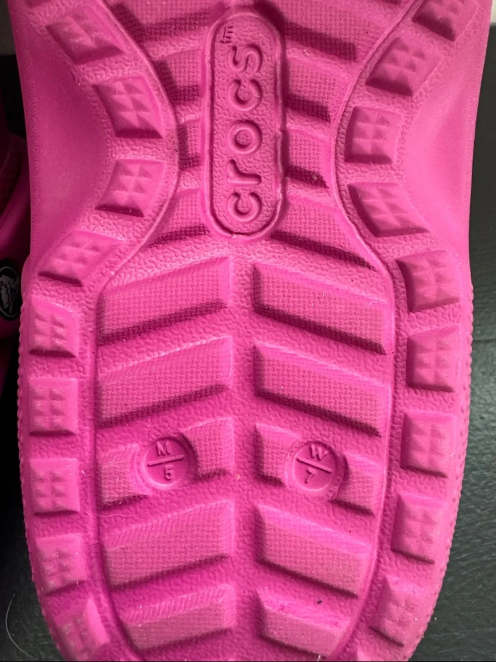 CROCS Classic Cozy Sherpa Lined Fuchsia/Hyper Pink Clog W7/M5 - Picture 3 of 10